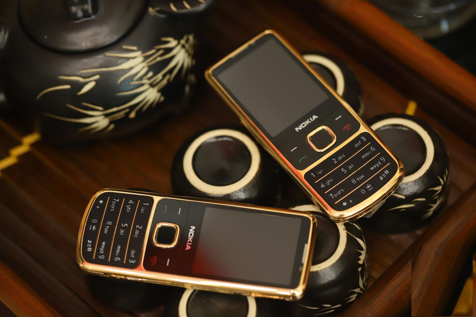 Nokia-6700-vàng-hồng-8-1