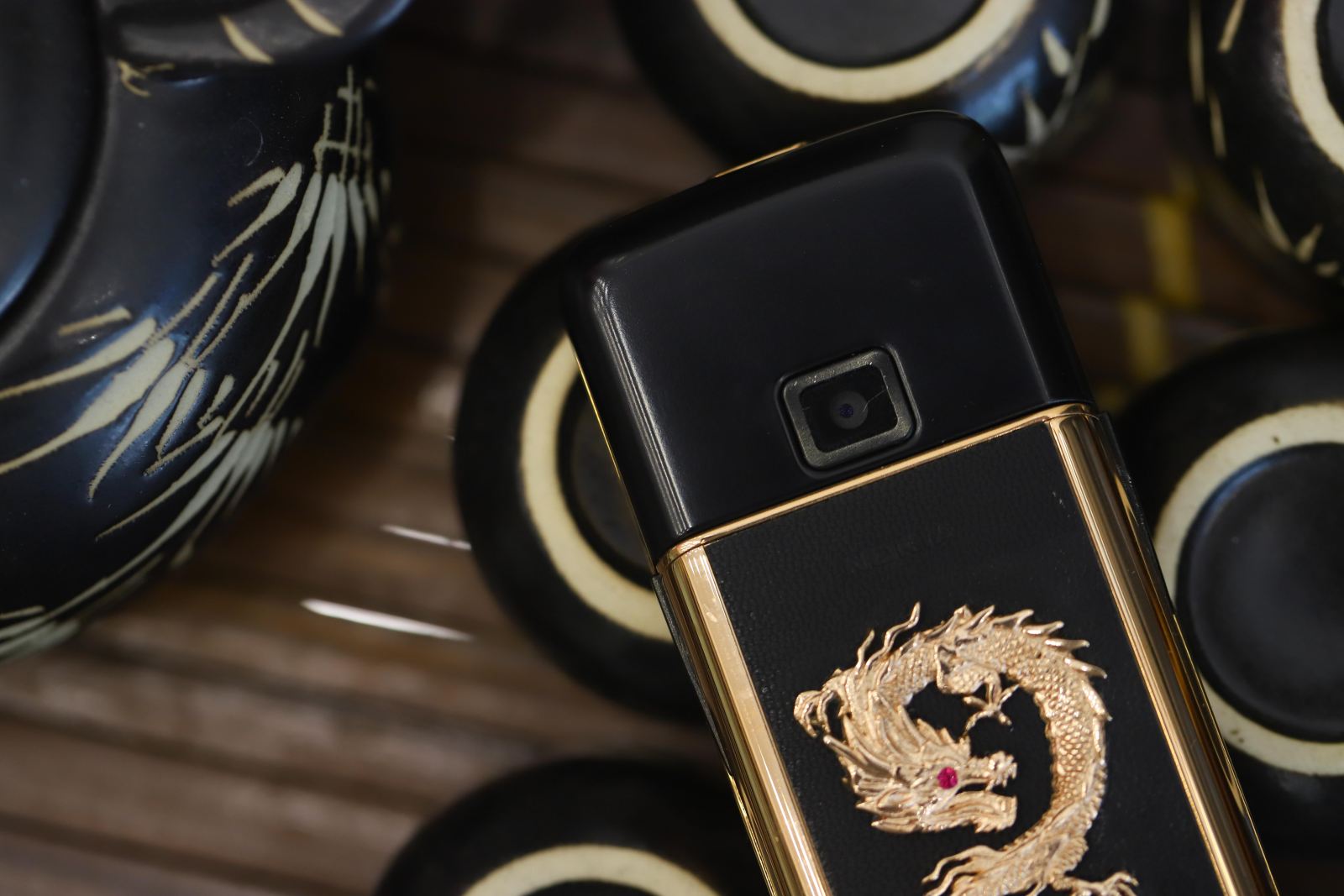 Nokia 8800 Rose Gold diem da da den rong 6 Nokia 8800 Rose Gold diem da da den rong 6