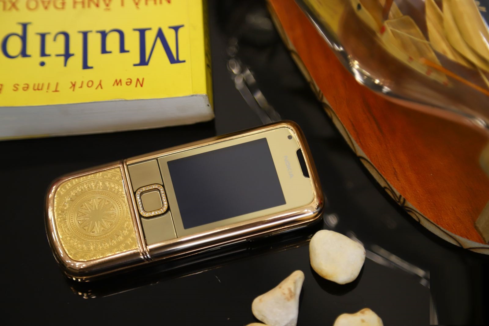 Nokia-8800-rose-gold-kham-trong-dong-18,5-1 Nokia-8800-rose-gold-kham-trong-dong-18,5-1