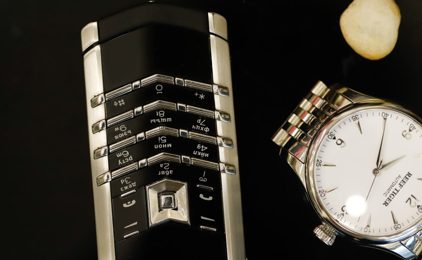 VERTU SIGNATURE S STAINLESS STEEL (3) VERTU SIGNATURE S STAINLESS STEEL (3)