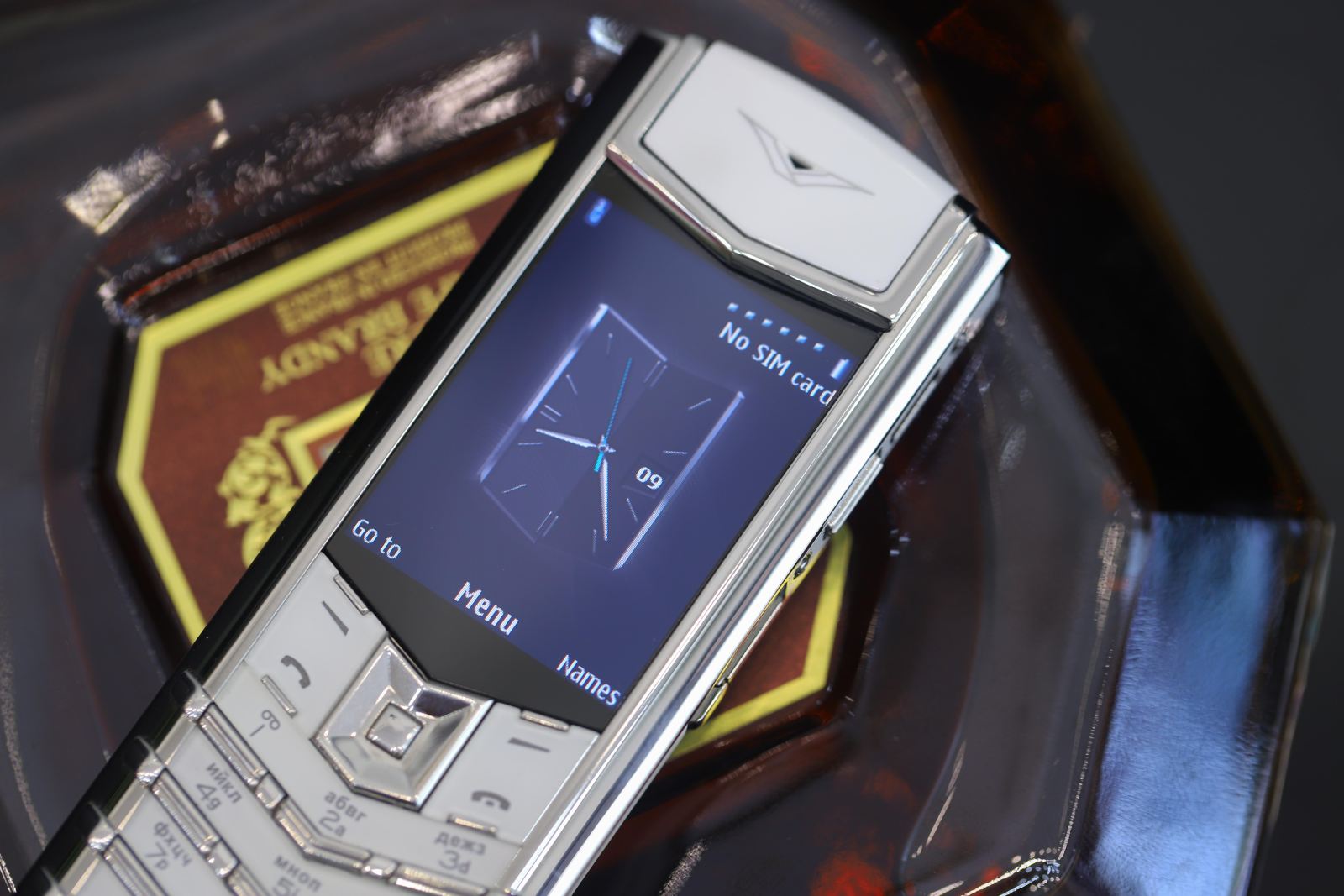 Vertu Signature S Pure White 10 Vertu Signature S Pure White 10