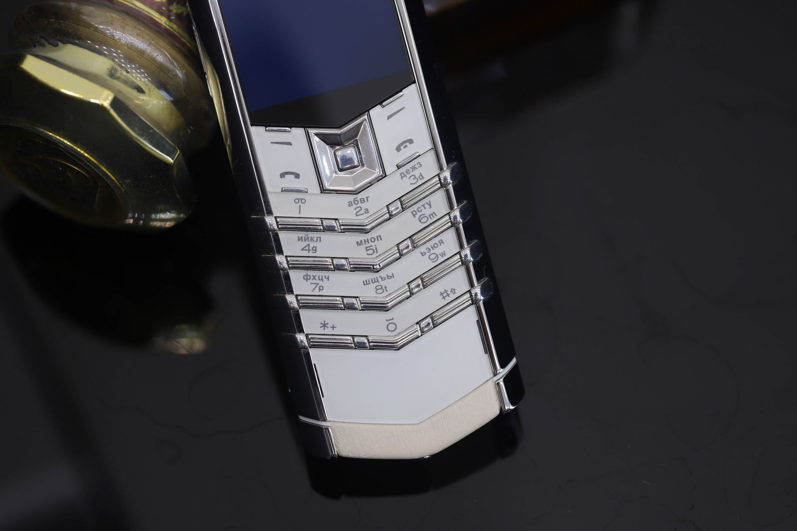 Vertu Signature S Pure White 8 Vertu Signature S Pure White 8