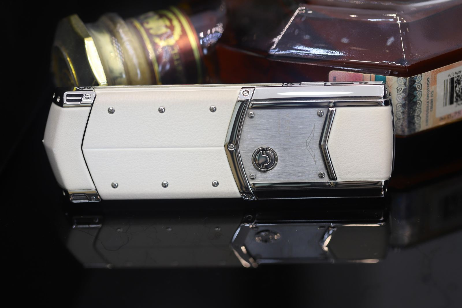 Vertu Signature S Pure White 9 Vertu Signature S Pure White 9