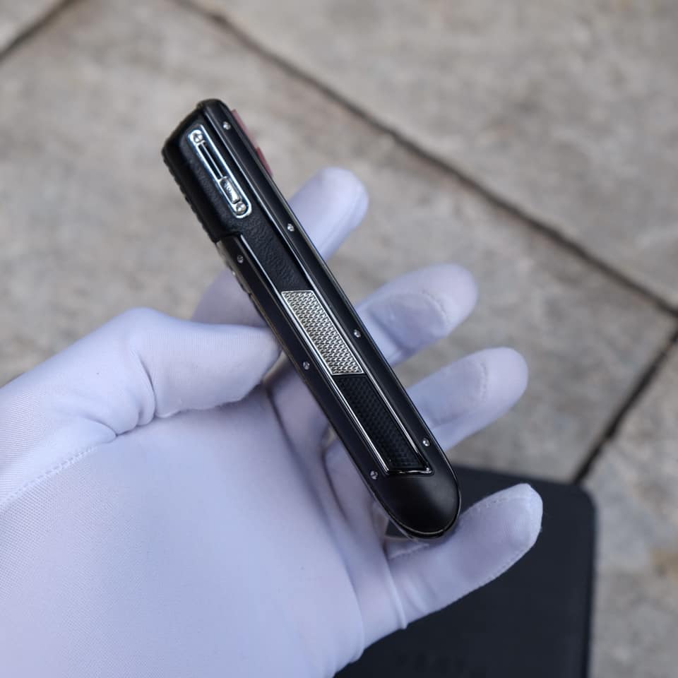 Vertu Ascent ti Ferrari (2) Vertu Ascent ti Ferrari (2)