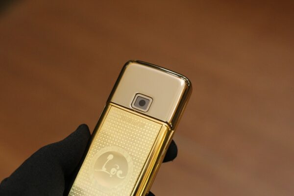 Nokia-8800-Arte-Gold-Chu-Loc-5-600×400