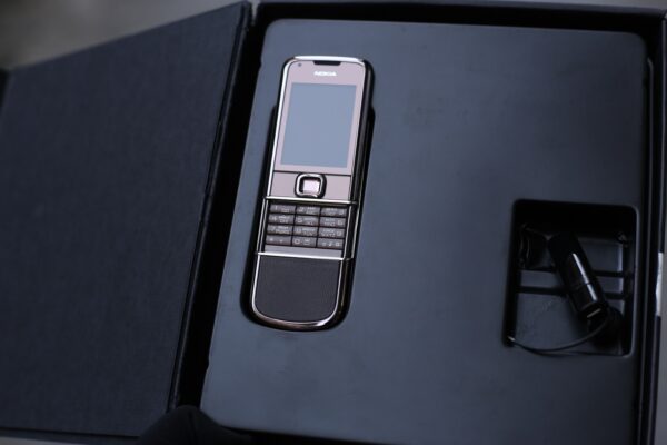 Nokia-8800-Sapphire-Brown-Chinh-Hang-4-2-600×400