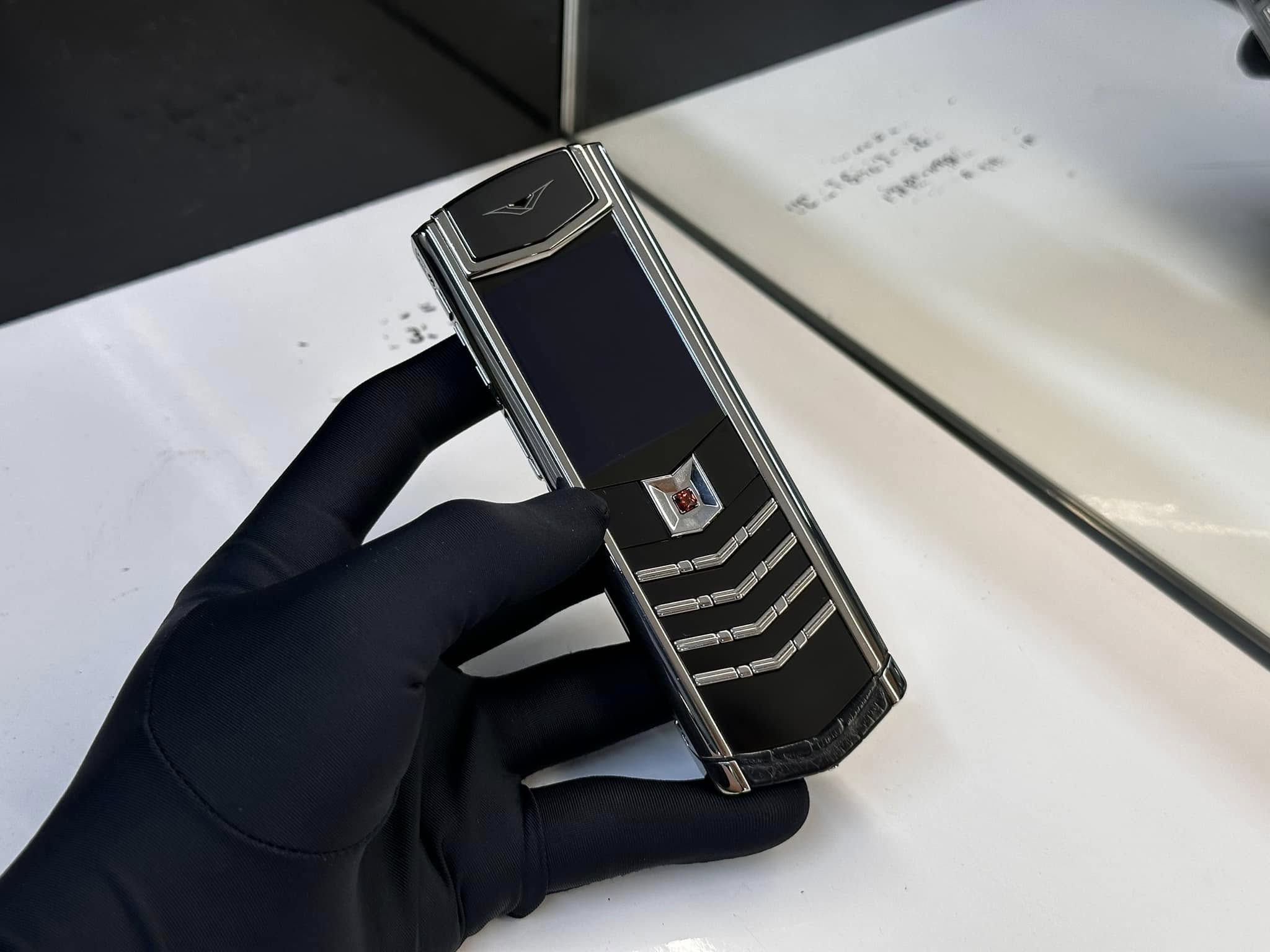 Vertu Signature S Alligator 1