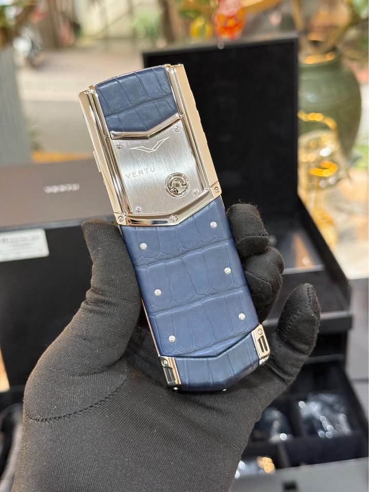 Vertu Signature S Navy Alligator 2