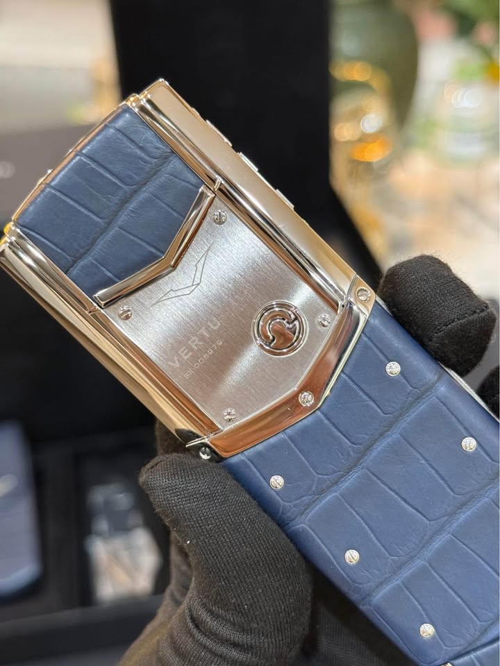 Vertu Signature S Navy Alligator 6