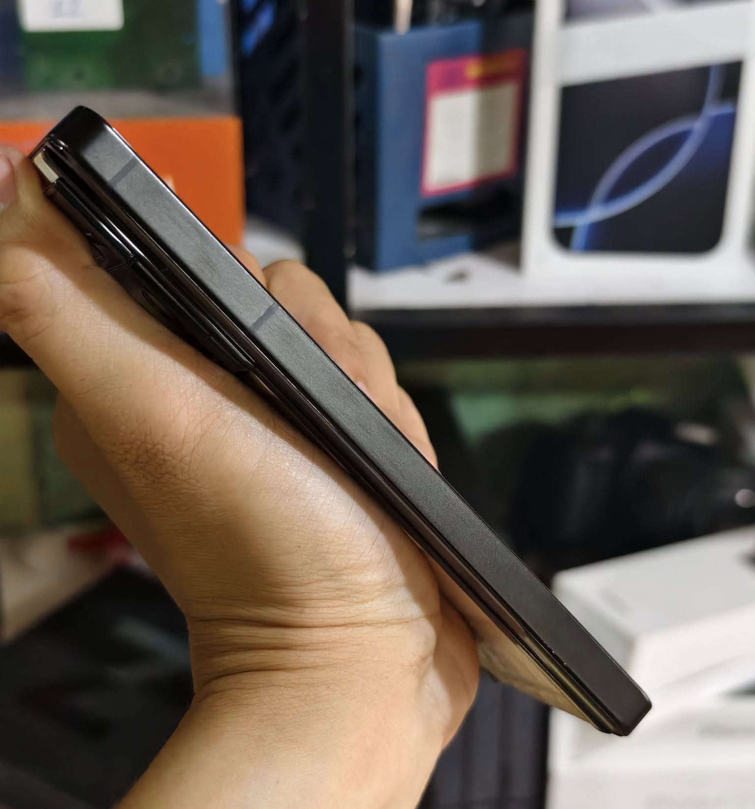 METAVERTU 2 Aligator White da cá sấu trắng (5)