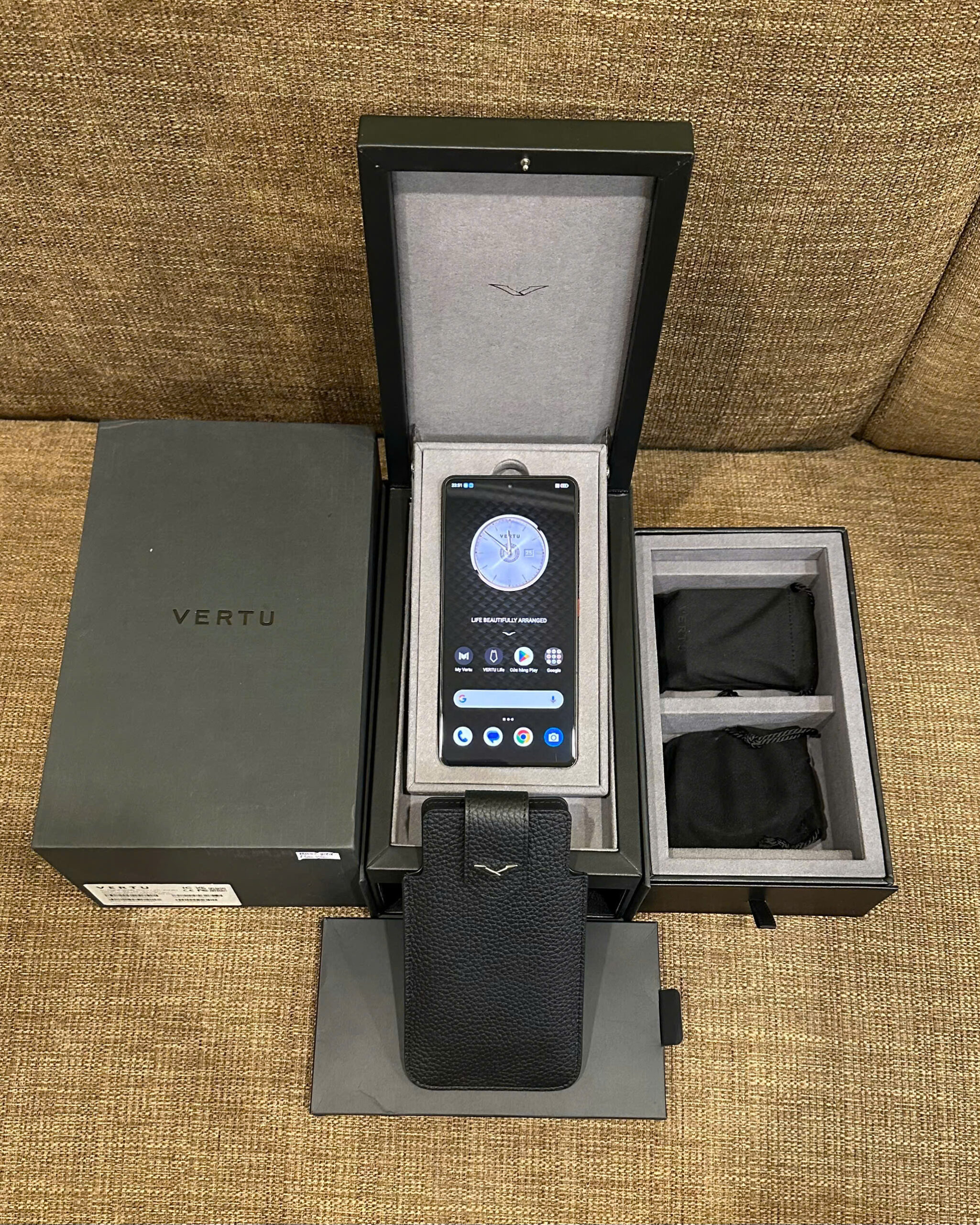 METAVERTU 2nd Generation lưng gold hoa văn Limited (7)