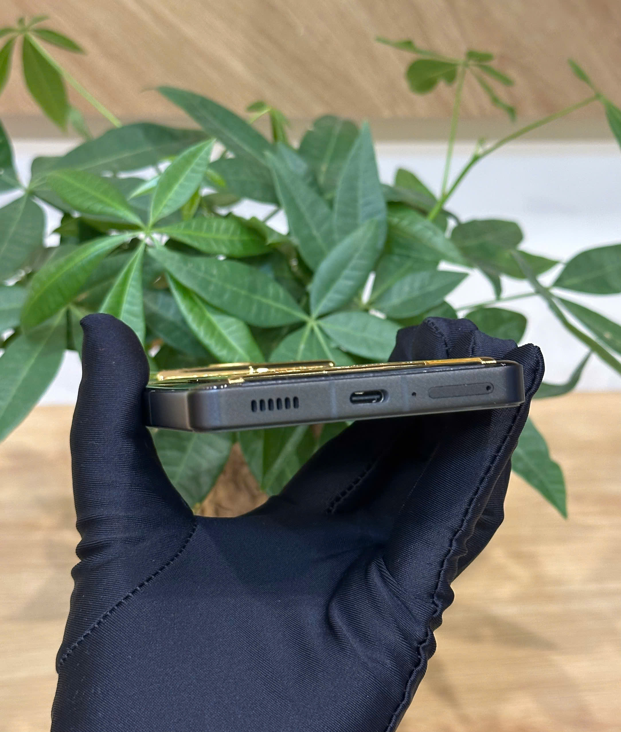 METAVERTU 2nd Generation lưng gold hoa văn Limited (9)