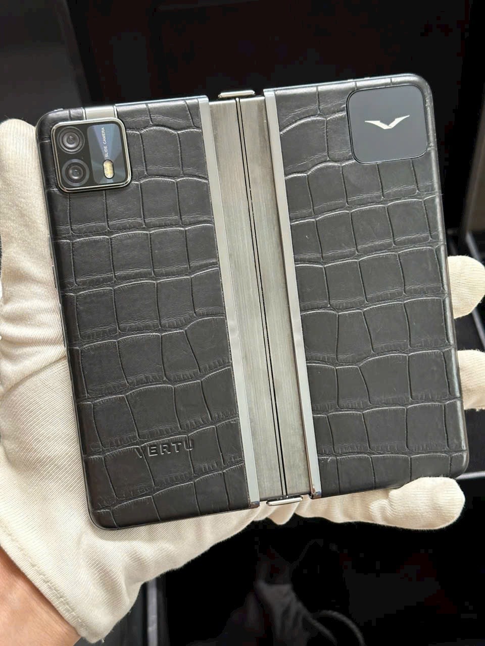 Điện Thoại Vertu Ayxta 5g Fold 3 Lưng Bọc Da Cá Sấu