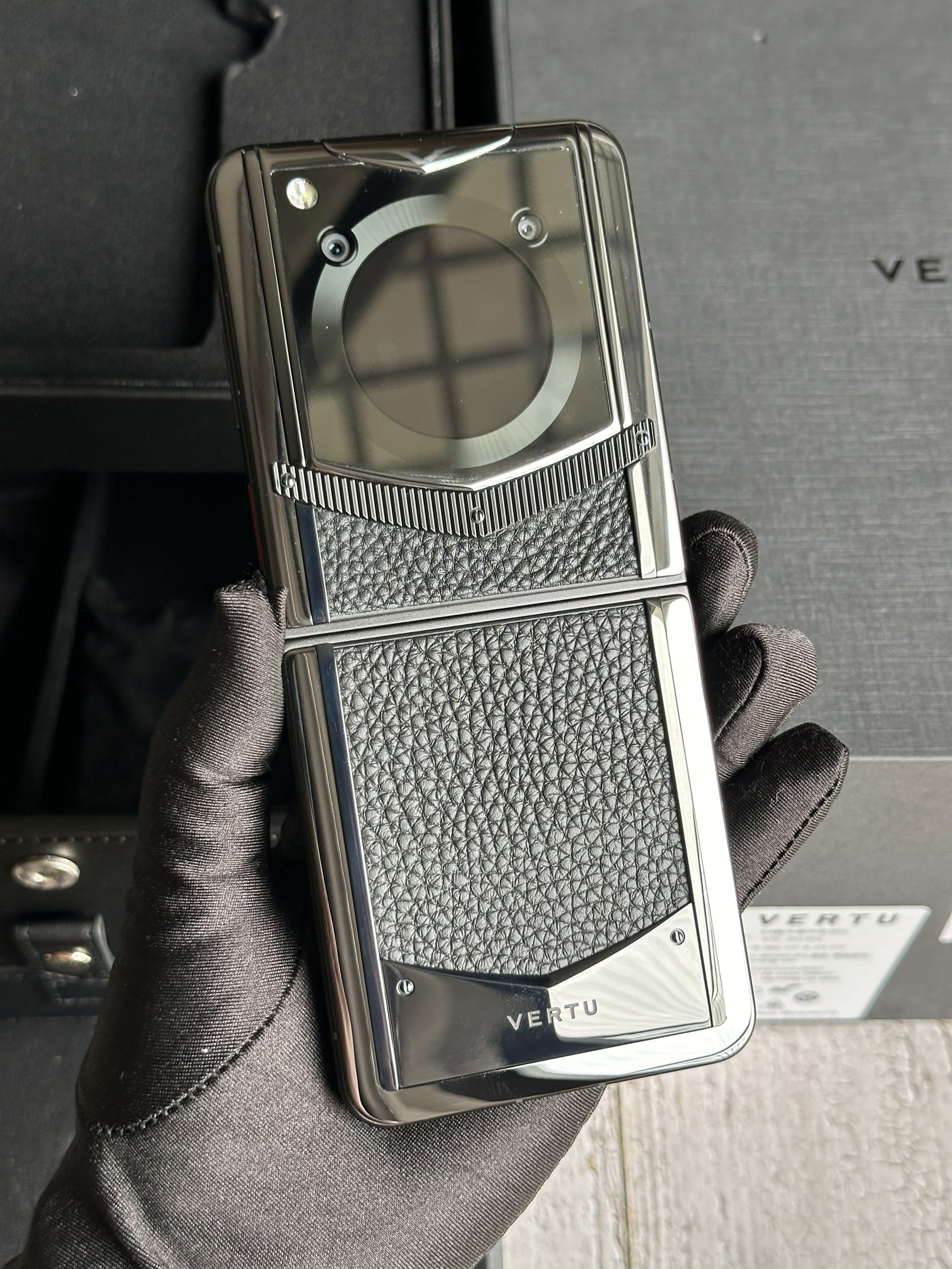 Điện Thoại Vertu Iron Flip Jade Black Lưng Bọc Da Bò 99%