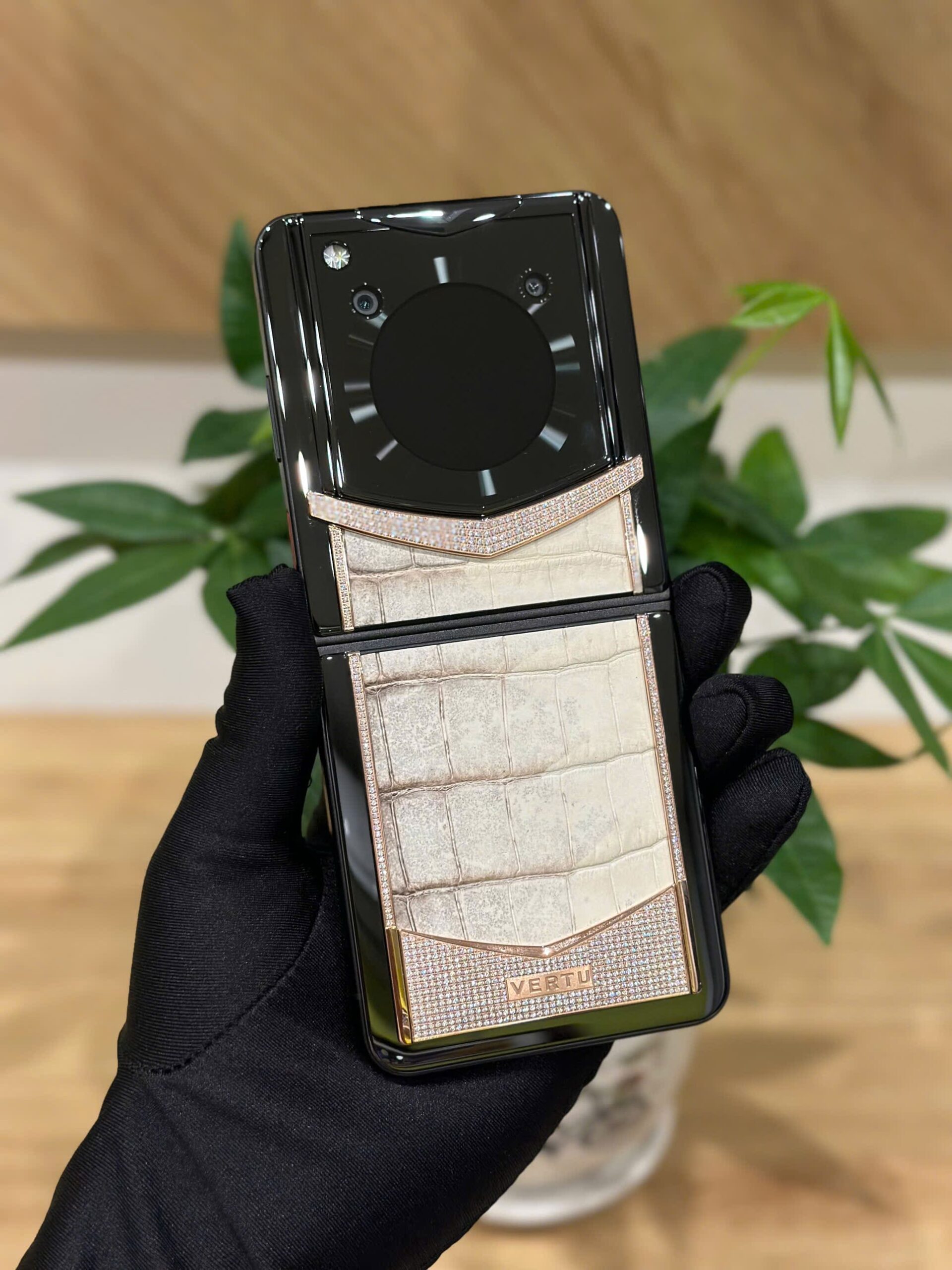 Điện Thoại Vertu Iron Flip Diamionds Rose Gold 18k Lưng Bọc Da Cá Sấu Hymlaya