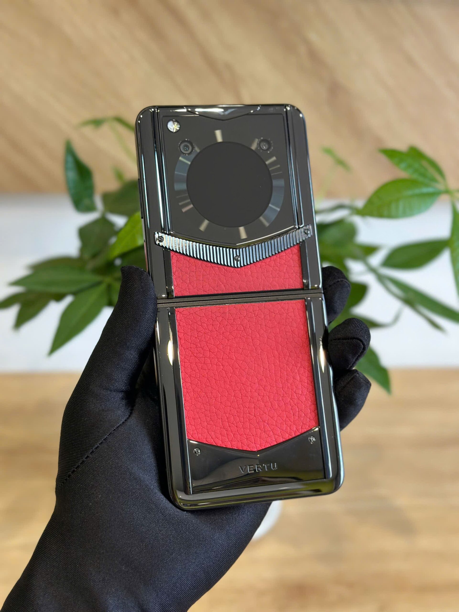 Điện Thoại Vertu Iron Flip Jade Red – Biểu Tượng Của Sang Trọng và Đẳng Cấp