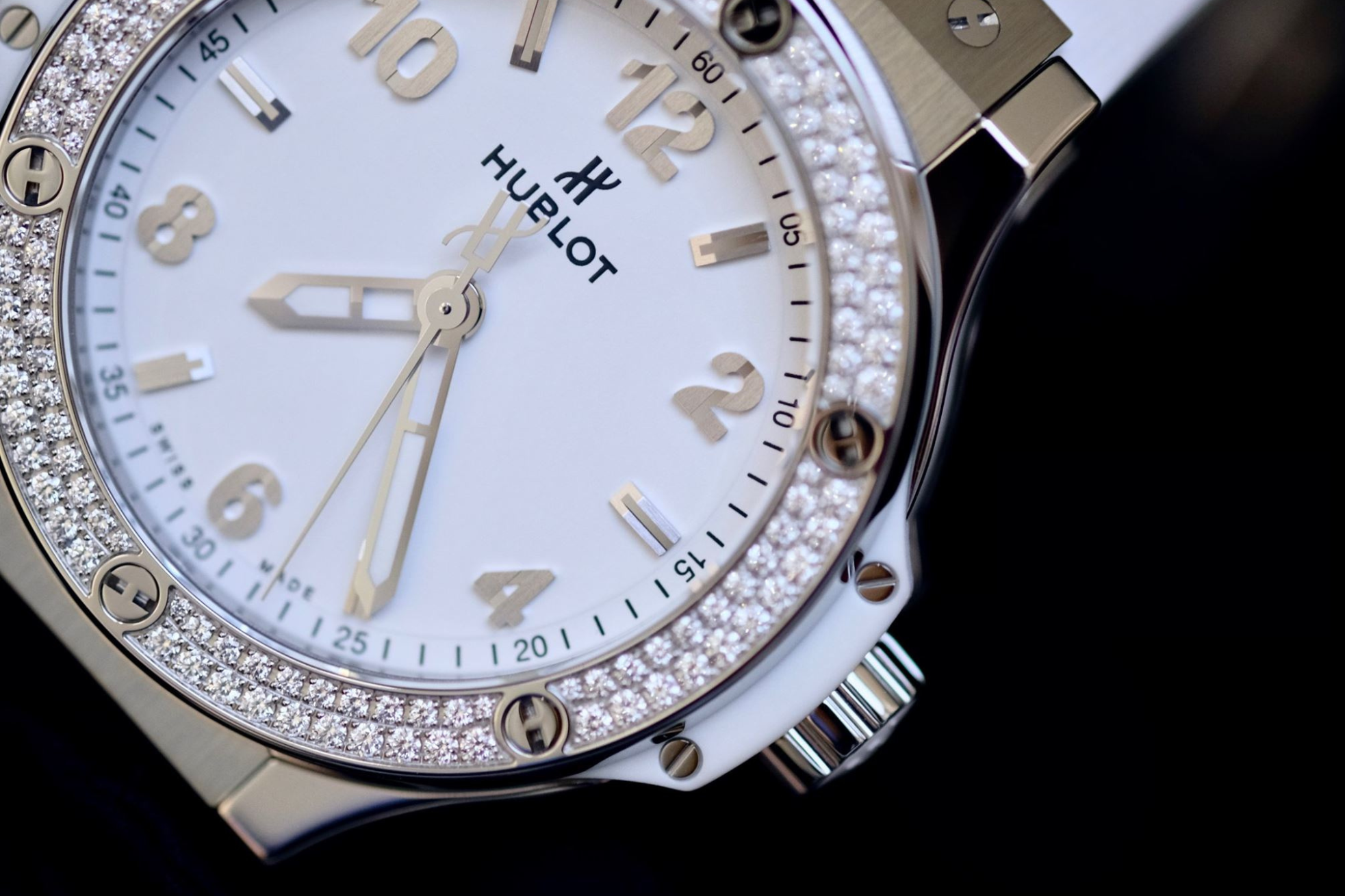 Đồng Hồ Hublot Big Bang Steel White Diamonds 4