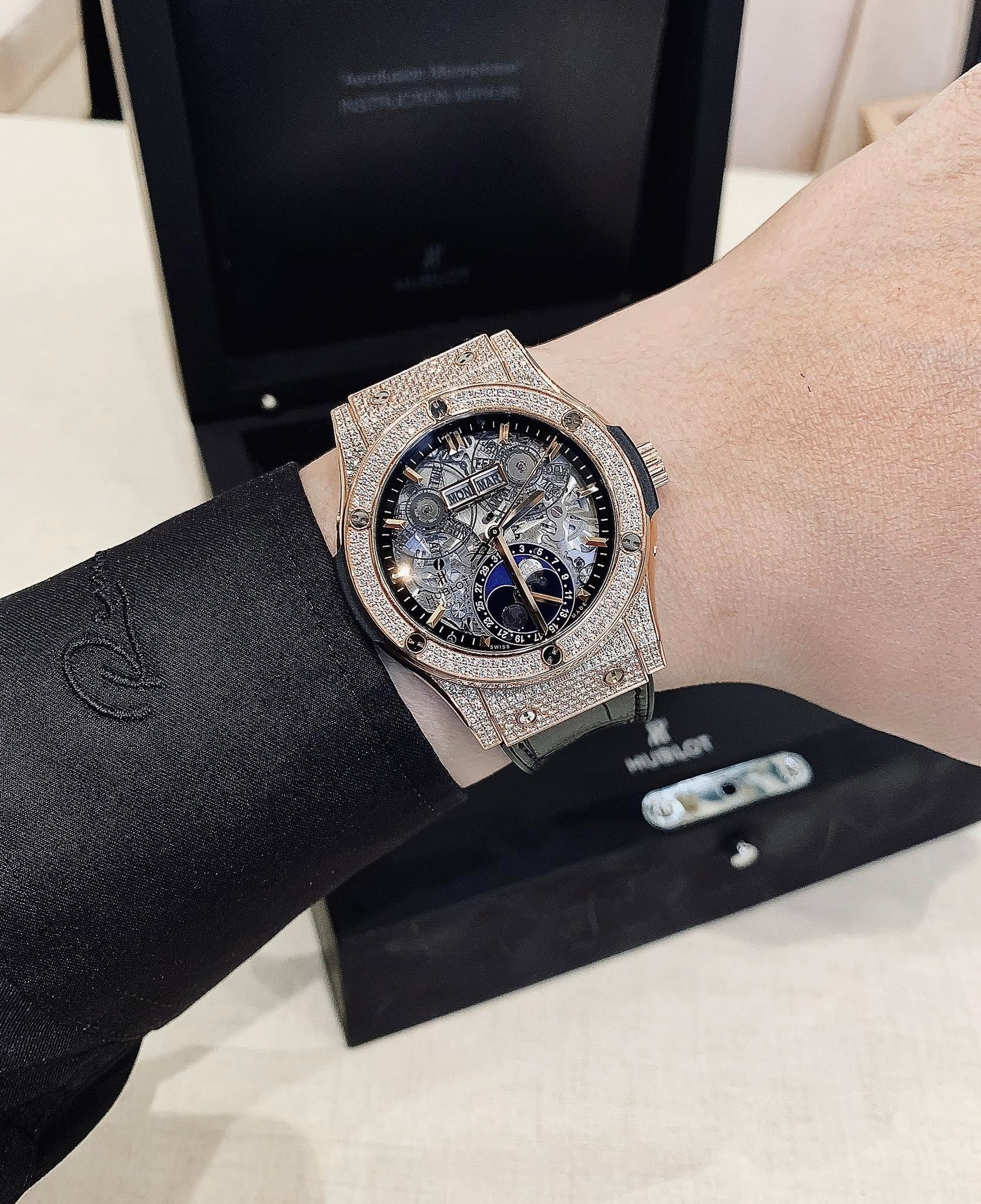 Đồng Hồ Hublot Classic Fusion Aerofusion Moonphase King Gold Dimonds 42mm 5