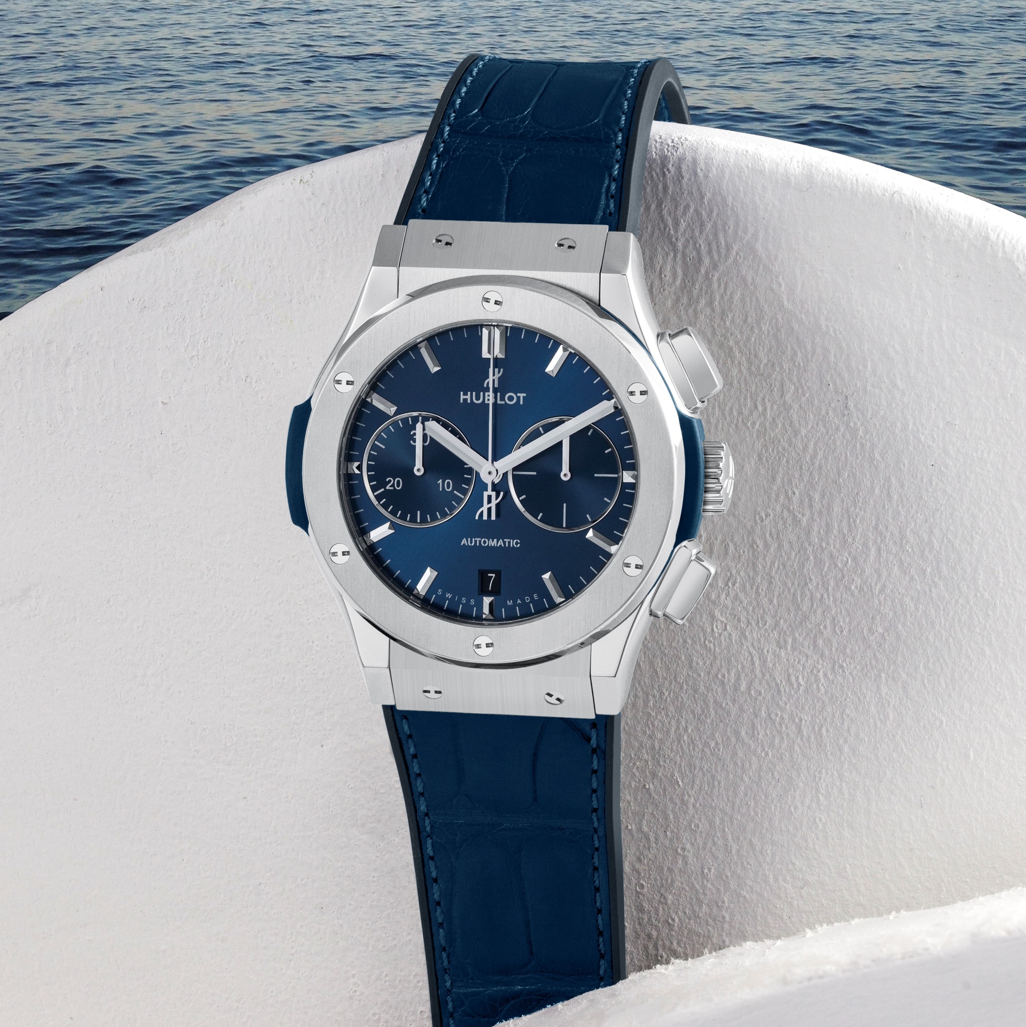 Đồng Hồ Hublot Classic Fusion Chronograph Titanium Blue 45mm 2