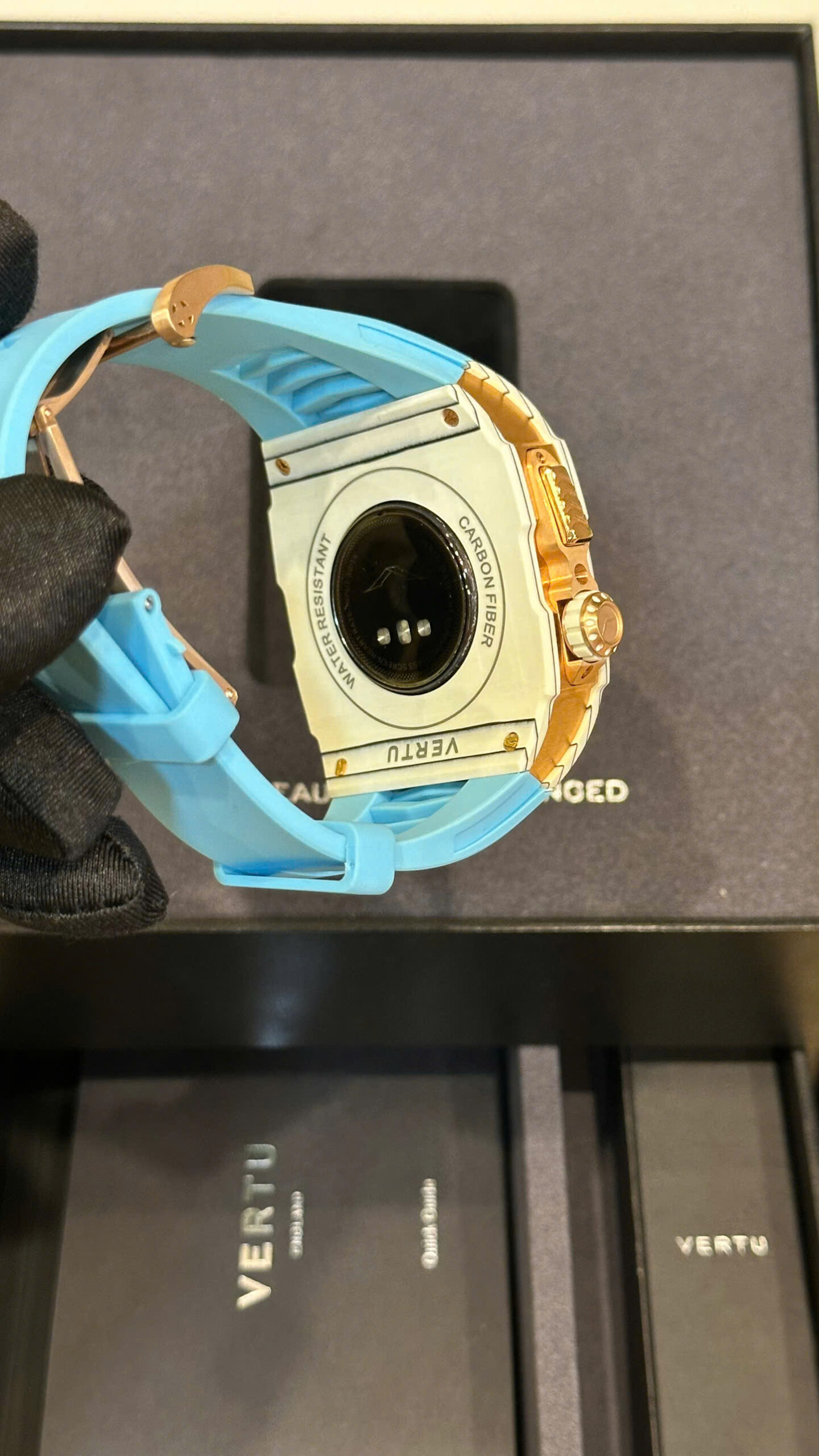 Đồng Hồ Thông Minh Vertu Mix Gold Blue