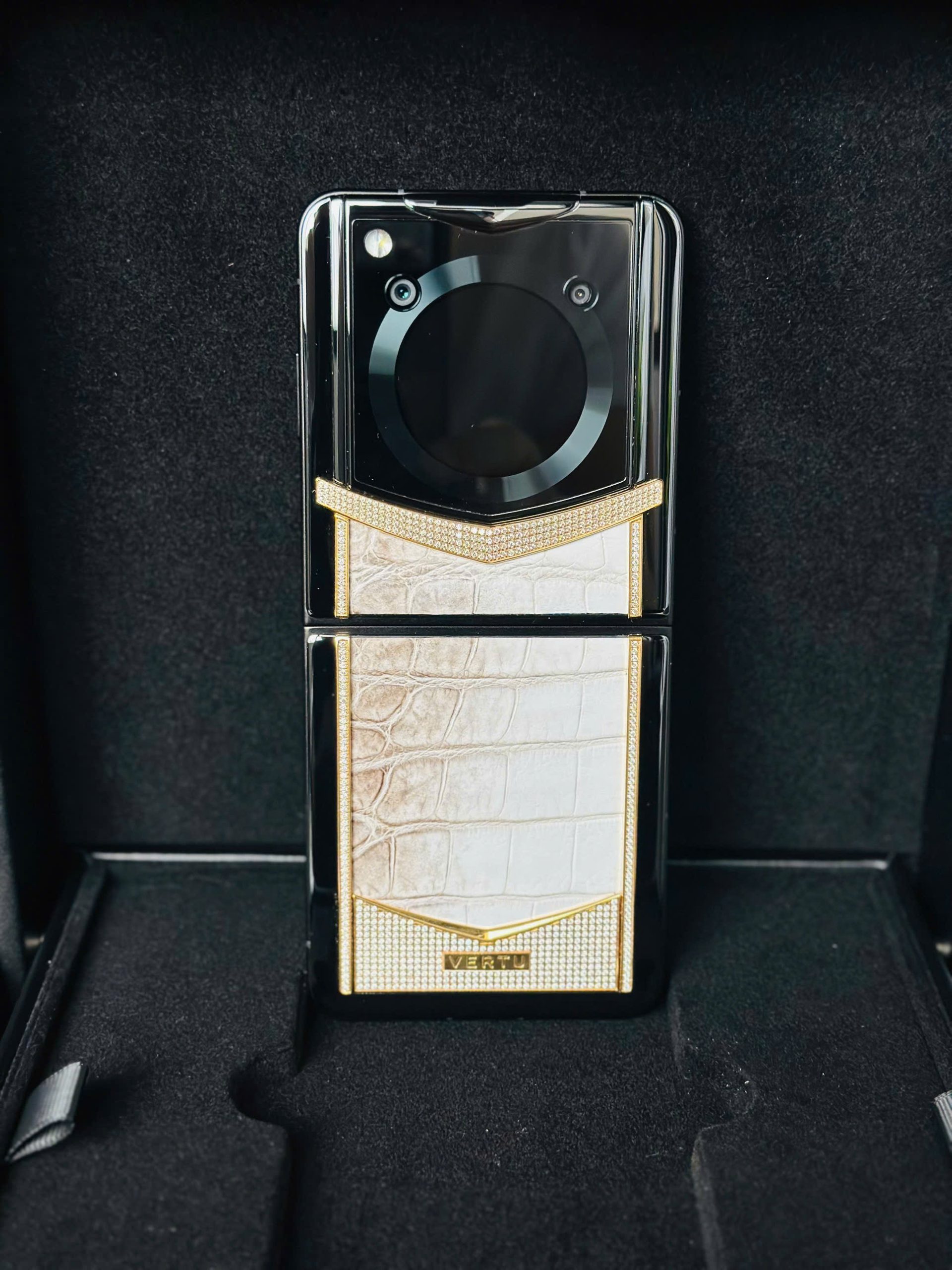 Vertu Iron flip diamonds gold himalaya 99% fullbox trùng imei